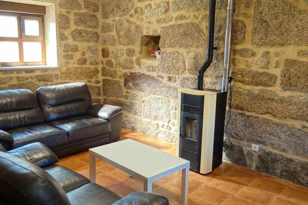 Cuberto Darriba Casa Restaurada En Canedo كارنوتا المظهر الخارجي الصورة